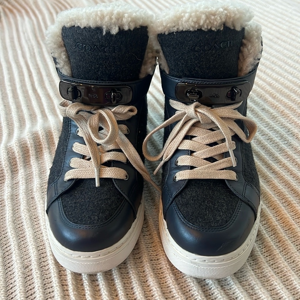 PRE-LOVED  SZ 7.5M COACH HIKING BOOTS DARK GRAY
